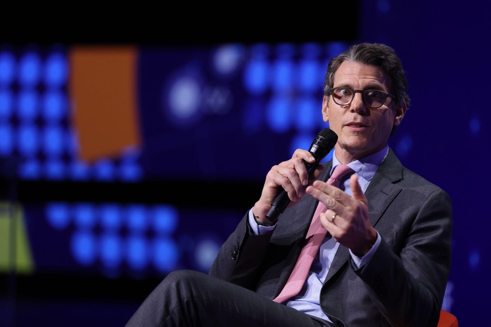 Benoît Sorel Highlights Economic Outlook