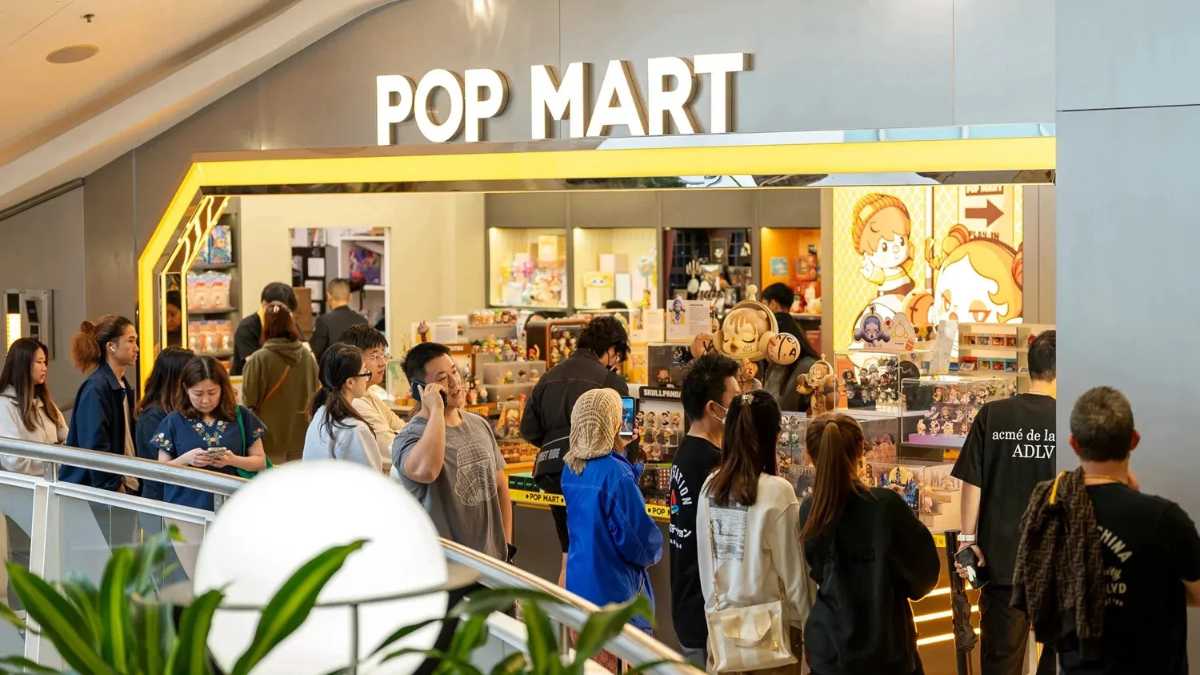 pop mart share price 2025